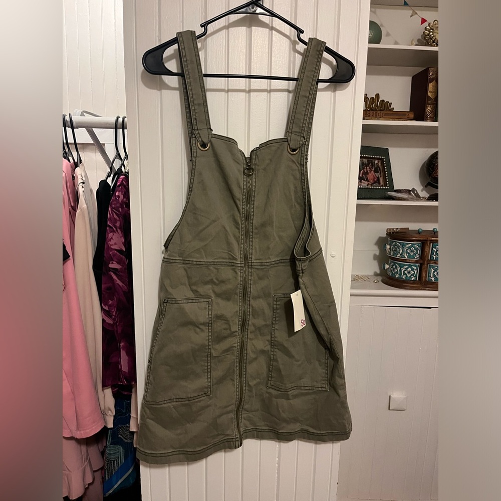 Green jumper NWT